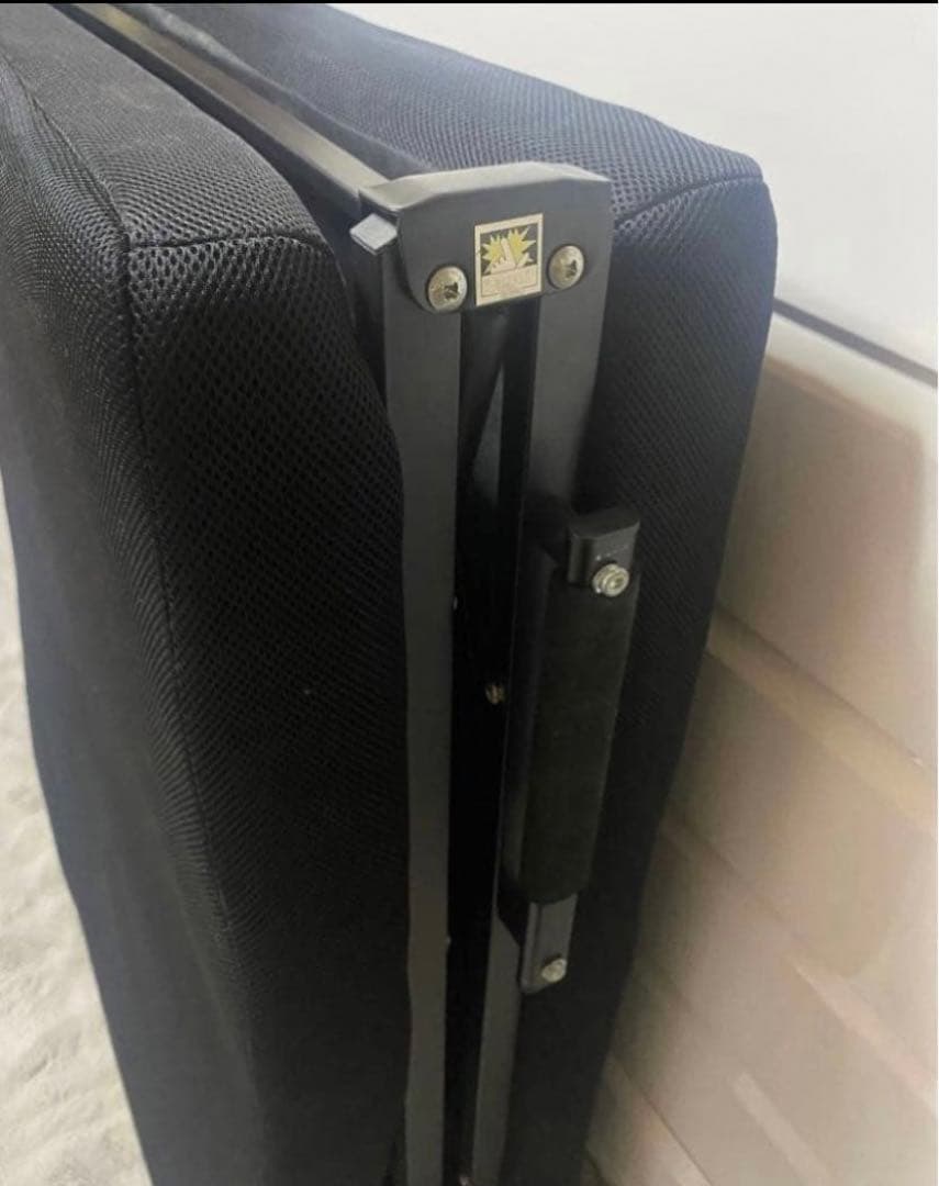 引き取りの方8000円　奈良市　大阪　折りたたみ簡易ベッド 黒