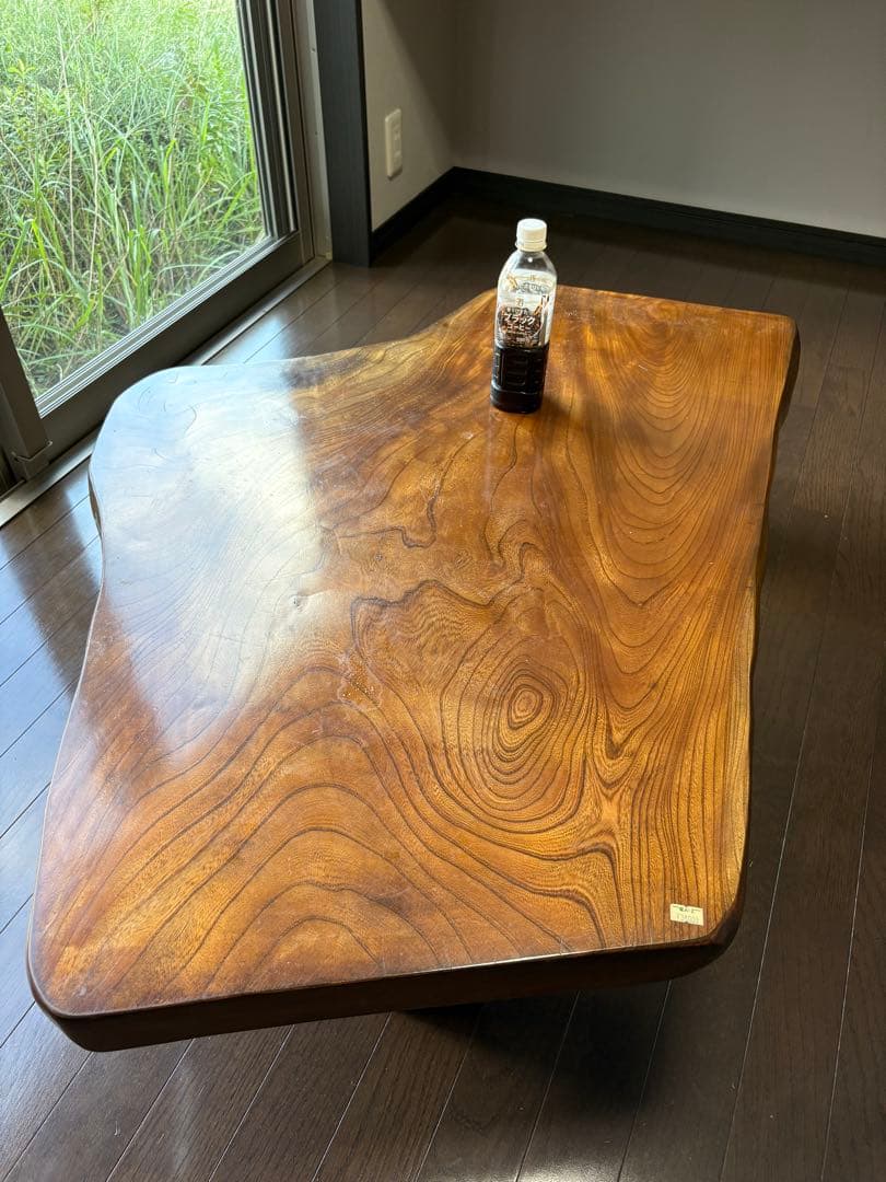 伝統的な木製タンスとテーブル全部で四品 値下げ中！！