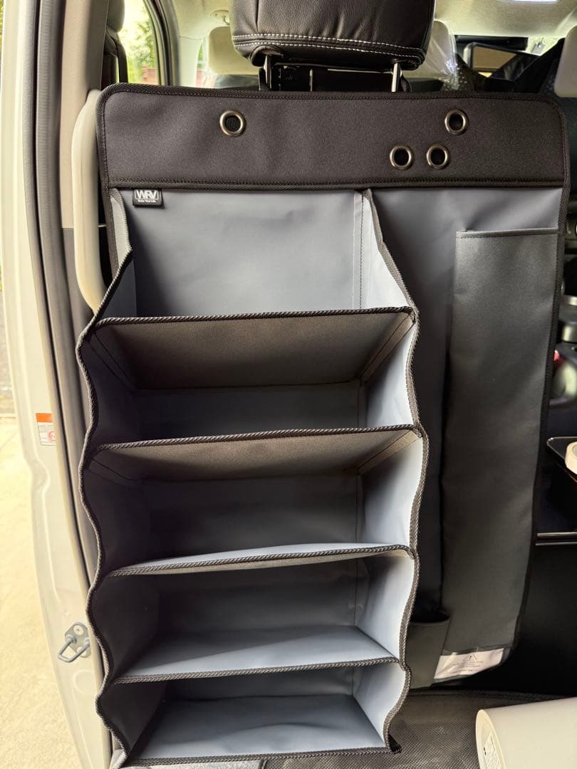 ハイエース　キャンピングカーにおすすめ！車載用マルチシューズラック