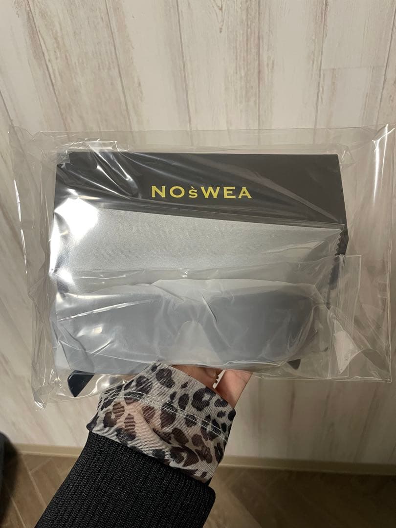 NO SWEA ブラック サングラス ケース付き