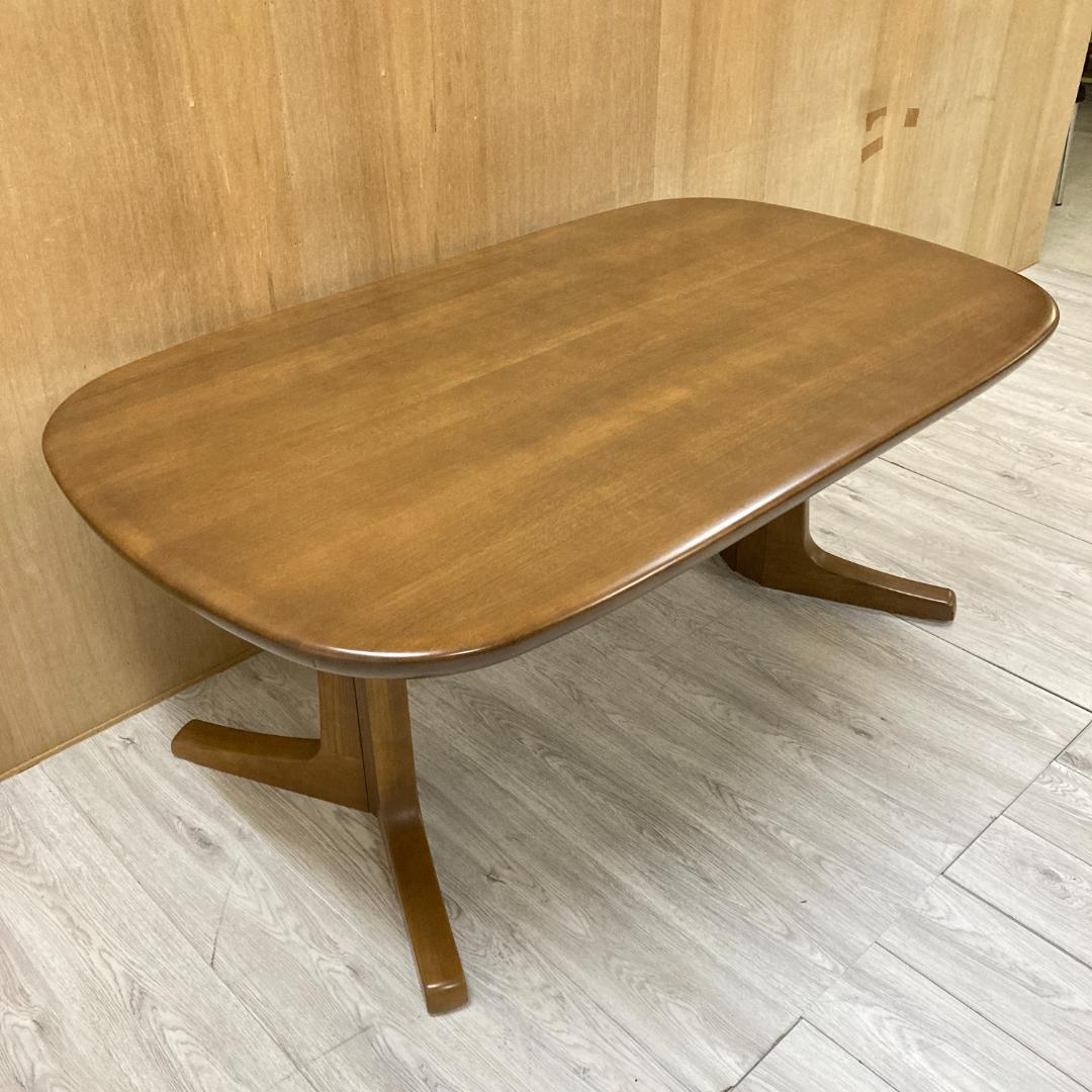 【カリモク】ダイニングテーブル　　食卓　天然木