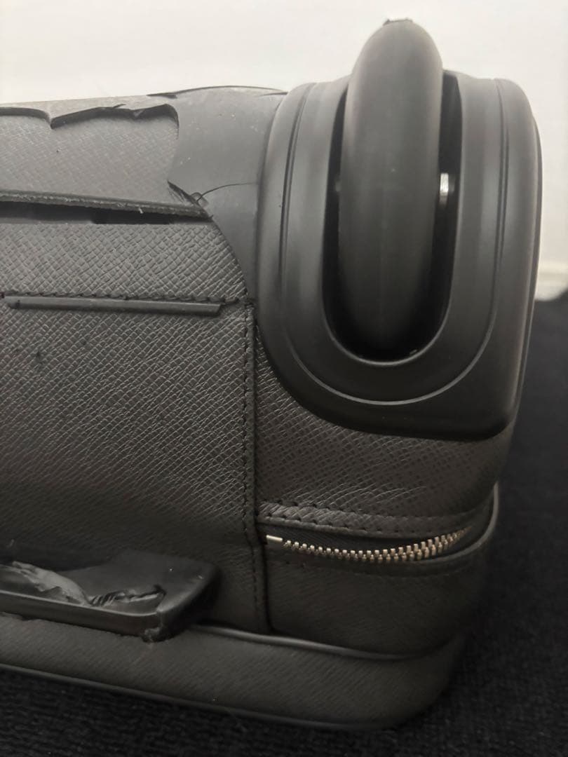 sahara　LOUIS VUITTON キャリーケース タイガ