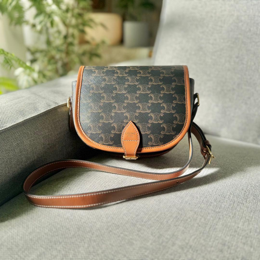 セリーヌ ミディアム フォルコ ショルダーバッグ トリオンフ