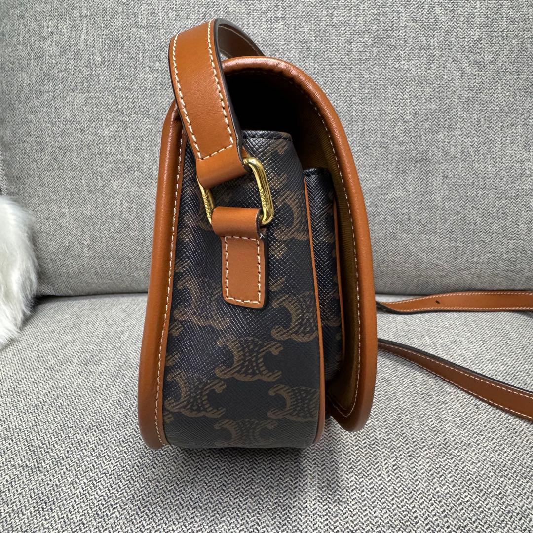 セリーヌ ミディアム フォルコ ショルダーバッグ トリオンフ