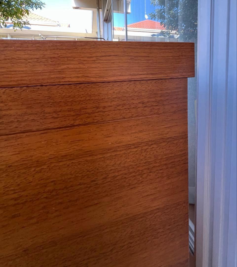 モダンスタイル　木製キャビネット　ミッドセンチュリー　サイドボード　チーク材