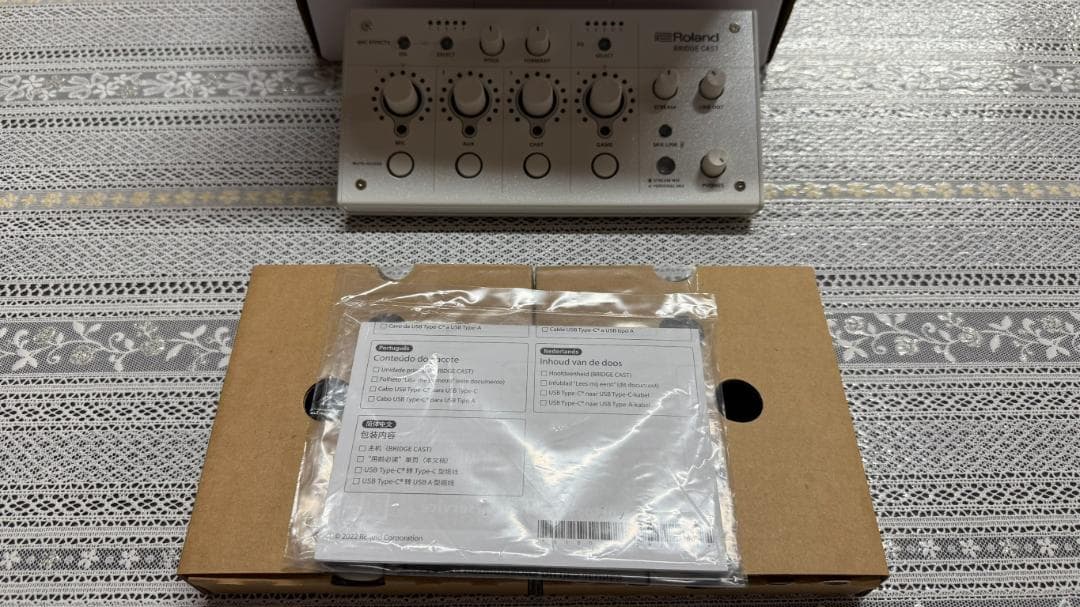 Roland BRIDGE CAST インターフェース　ホワイト