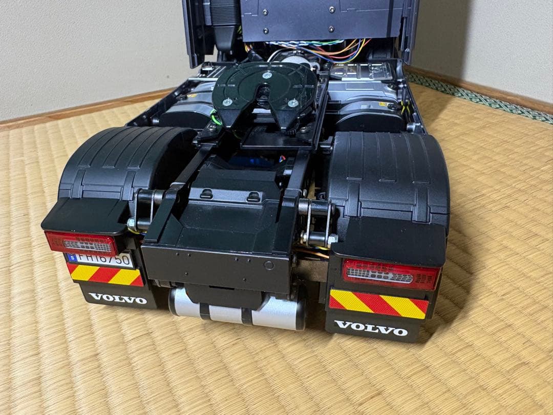 タミヤ　1/14 トレーラーラジコン　VOLVO FH16 グローブトロッター