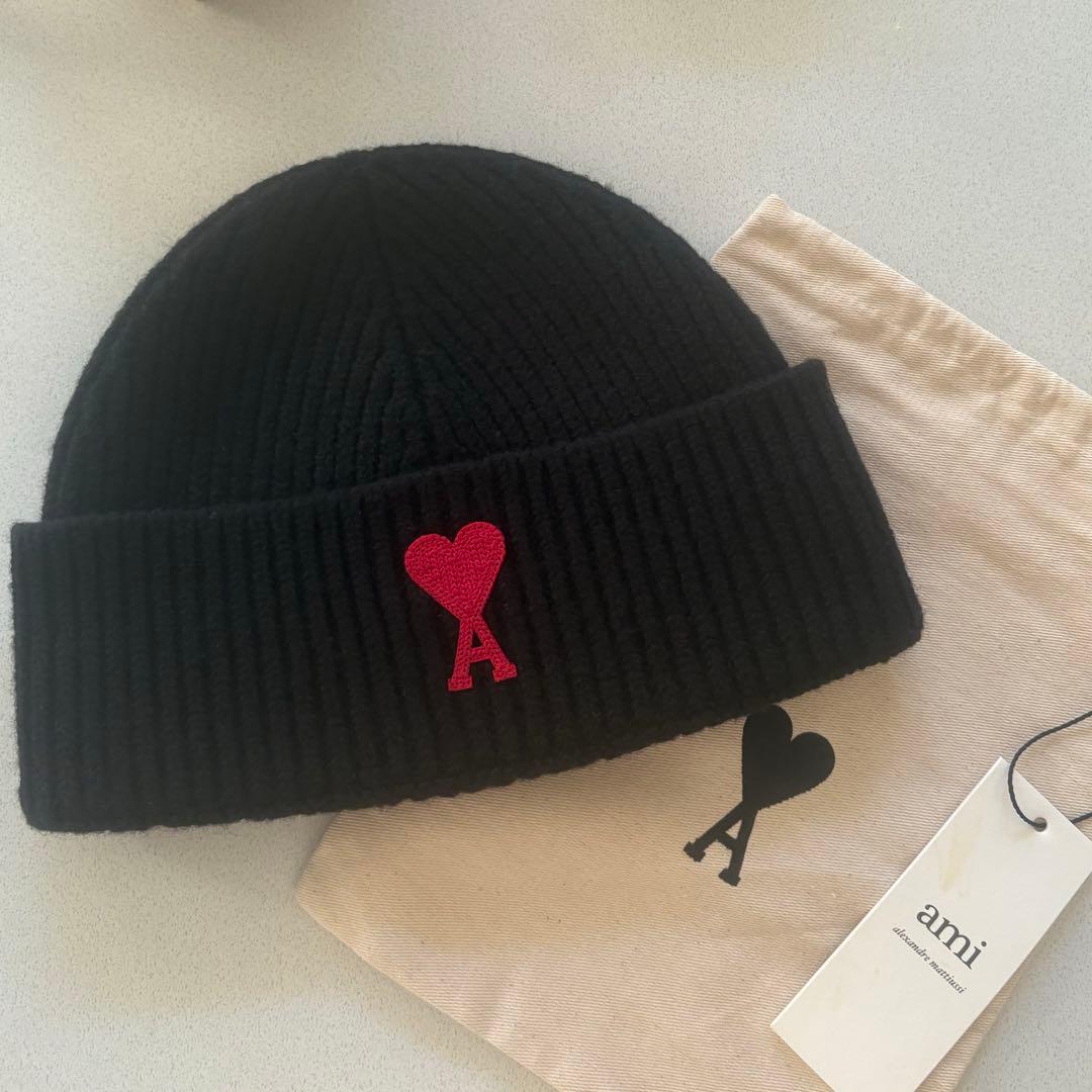 AMI PARIS アミパリ ニット帽 ビーニー ブラック ワンポイントロゴ