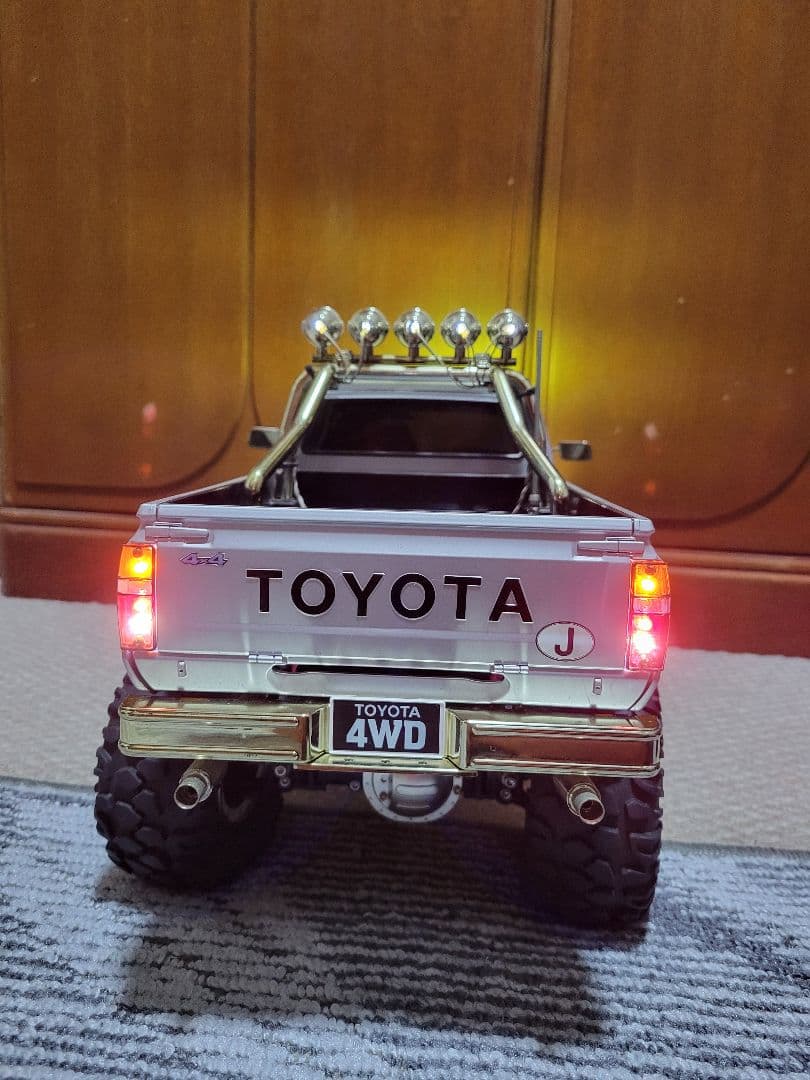 タミヤRCカー1/10トヨタハイラックスハイリフトMFC-02フルオペプロポ付き
