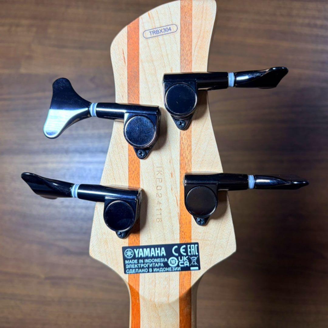 YAMAHA / TRBX304 エレキベース 純正ソフトケース、ストラップ付き