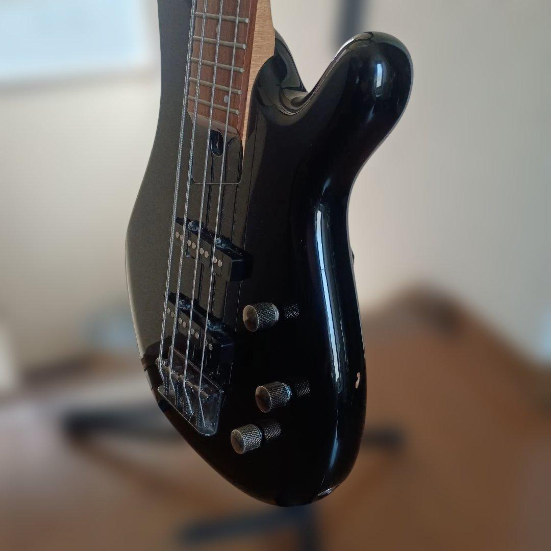 フェルナンデス　エレキベース 　ブラック 虎杢ネック