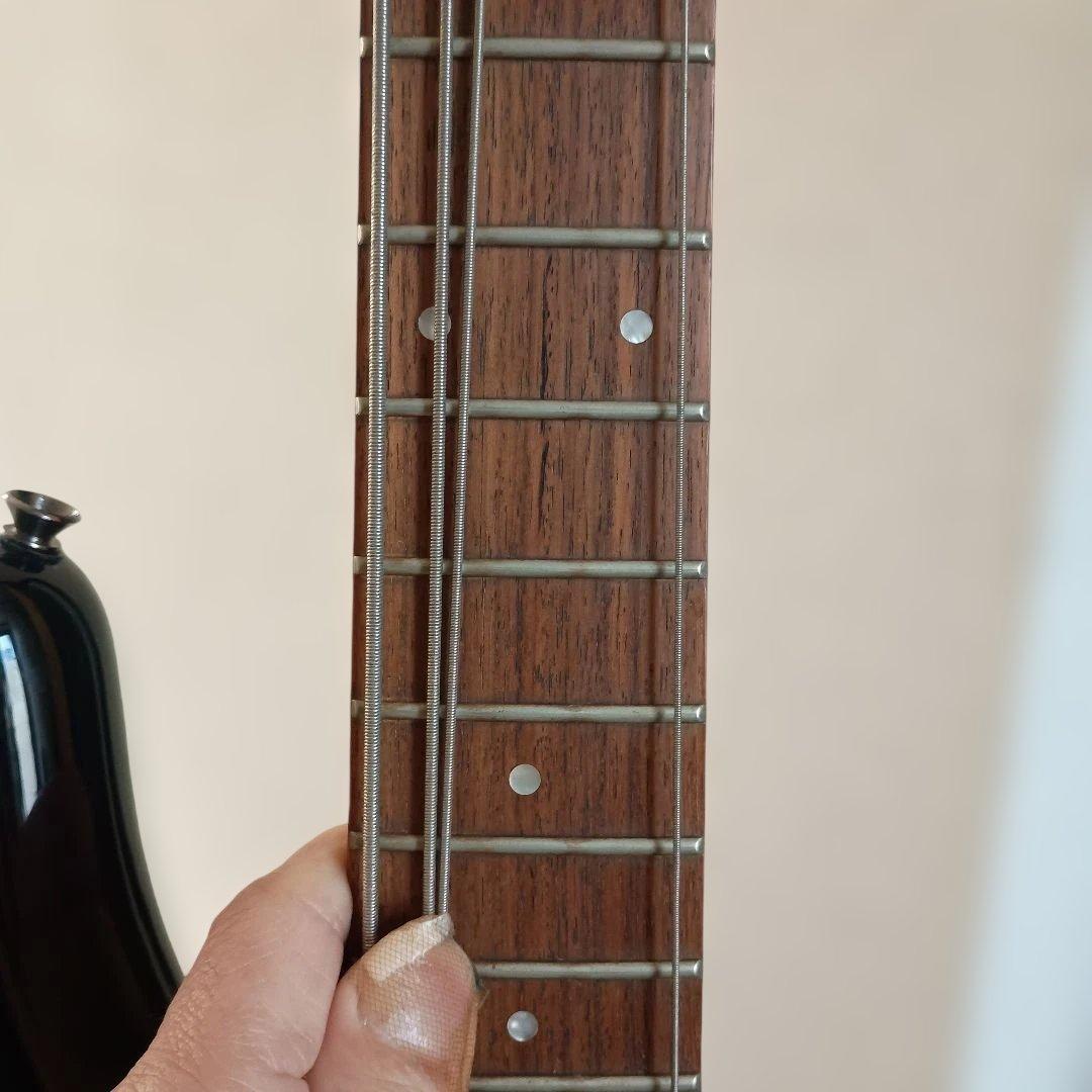 フェルナンデス　エレキベース 　ブラック 虎杢ネック