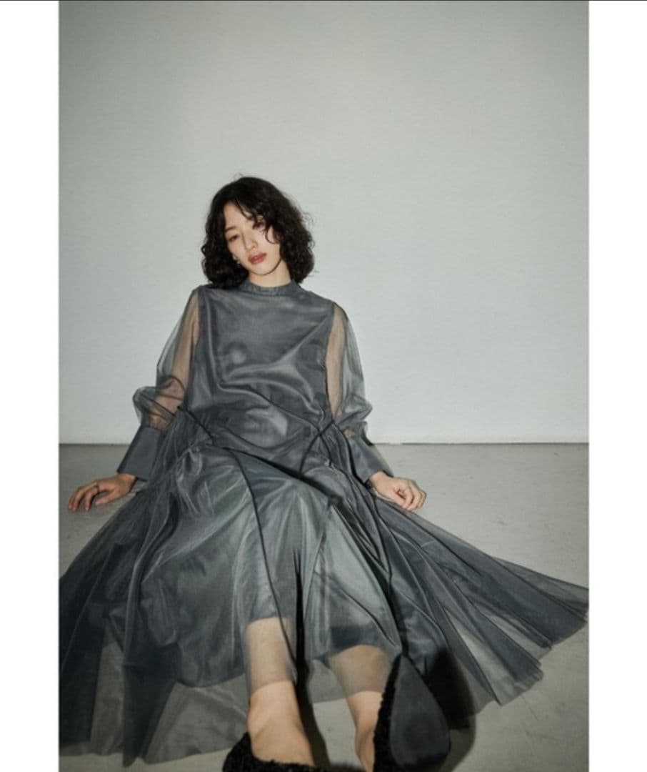 niana チュールパイピングAラインドレス