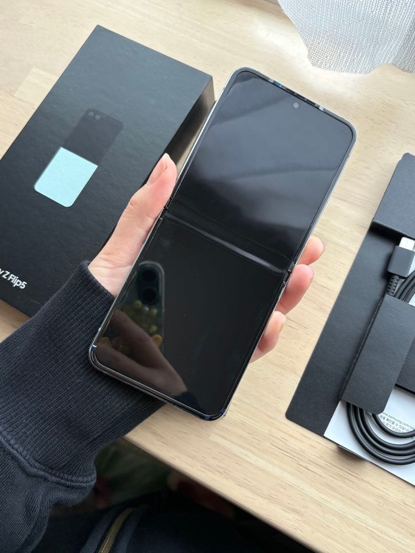 Samsung GalaxyFlip5 韓国モデル