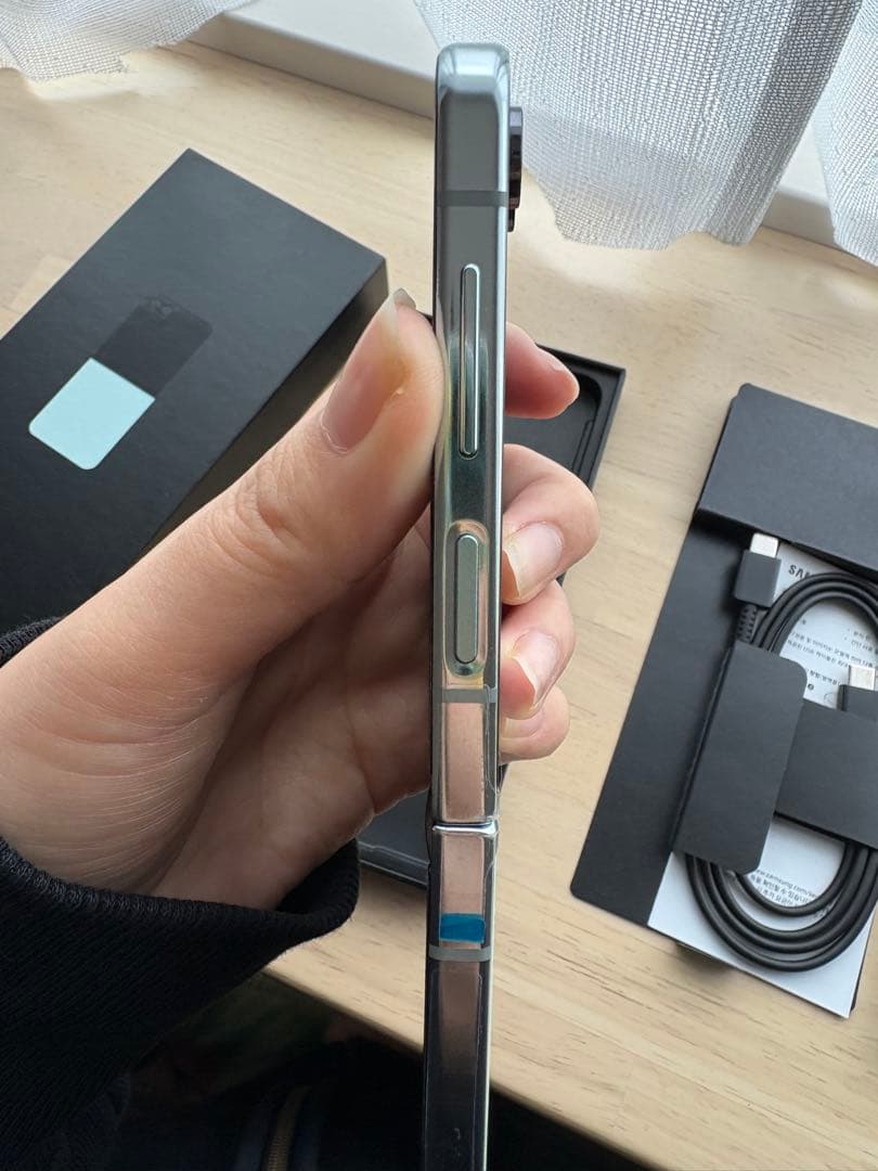 Samsung GalaxyFlip5 韓国モデル