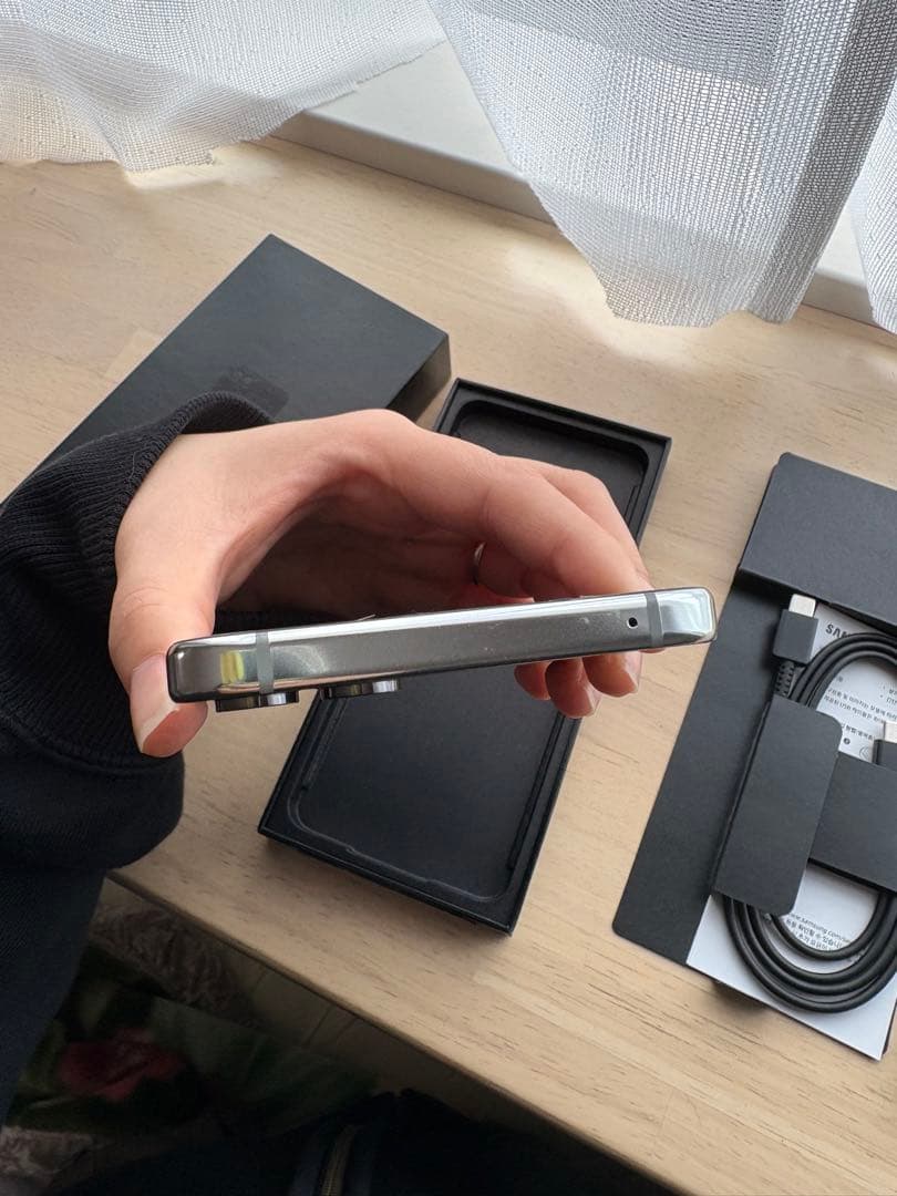 Samsung GalaxyFlip5 韓国モデル