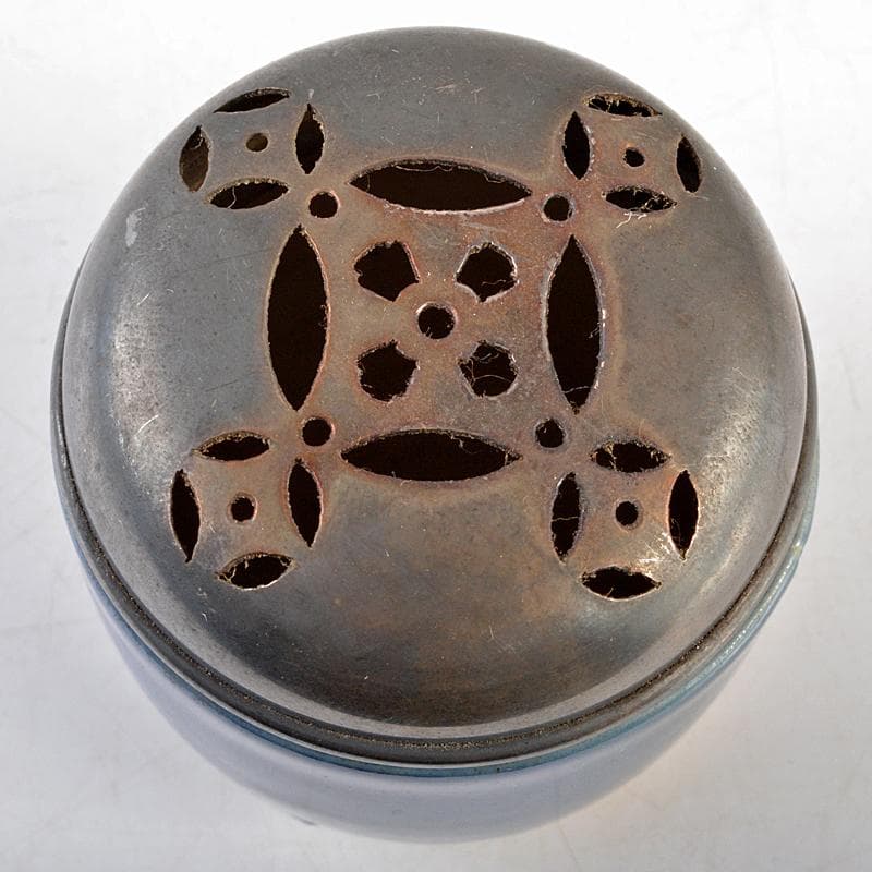 伊万里焼　瑠璃釉　藍釉　三足香炉　透かし純銀火屋　約35g　D　R5940