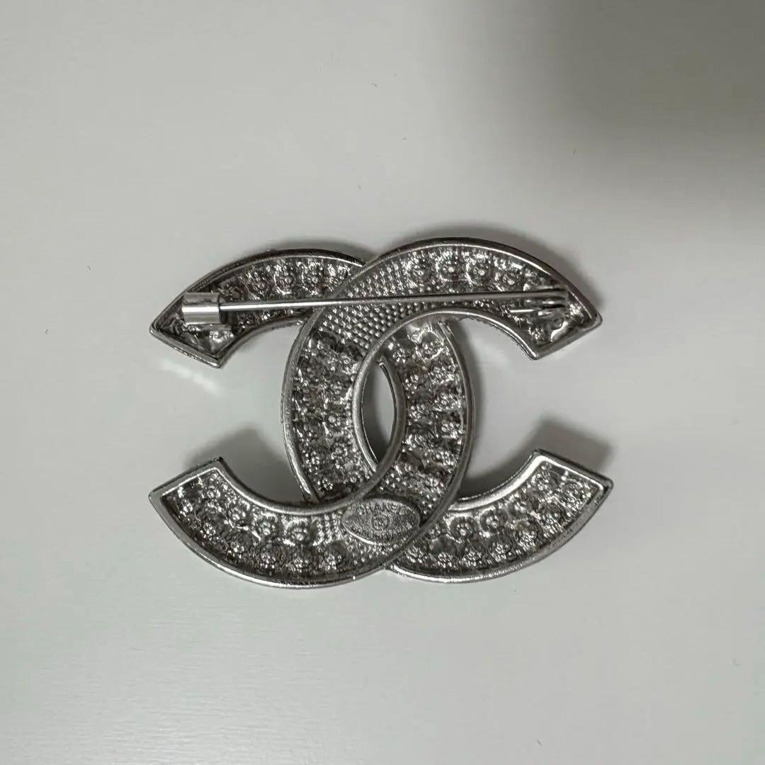 CHANEL CCロゴ ブローチ シルバー