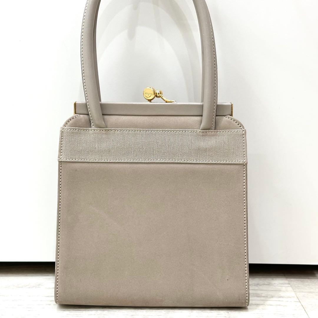 希少 フェラガモ ヴァラリボン がま口 スエード 2way ハンドバッグ