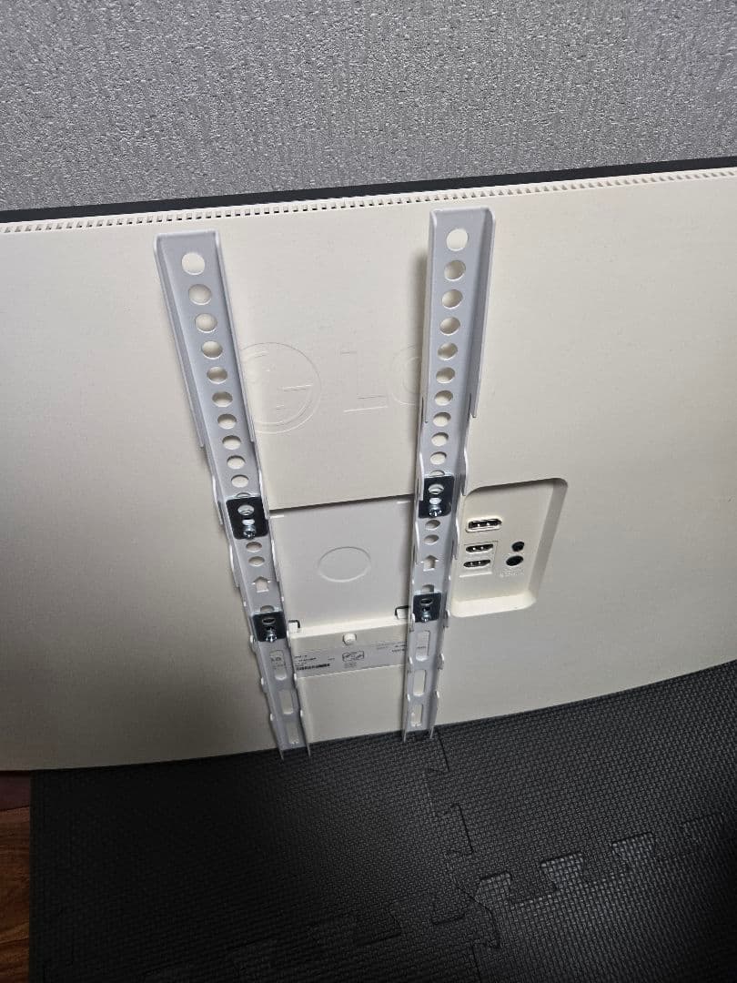 LG 31.5インチ 4Kモニター モニタースタンド含む