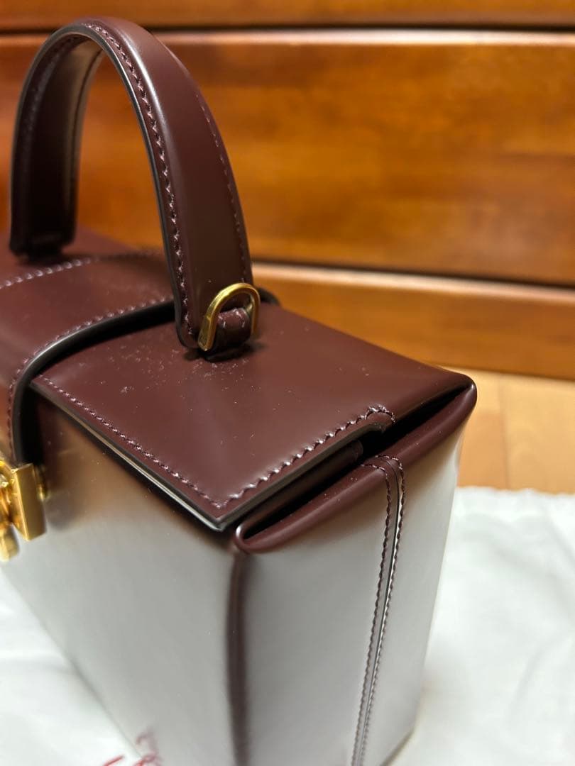 10%お値下げ‼️ 美品‼️フェラガモ　ショルダーバック