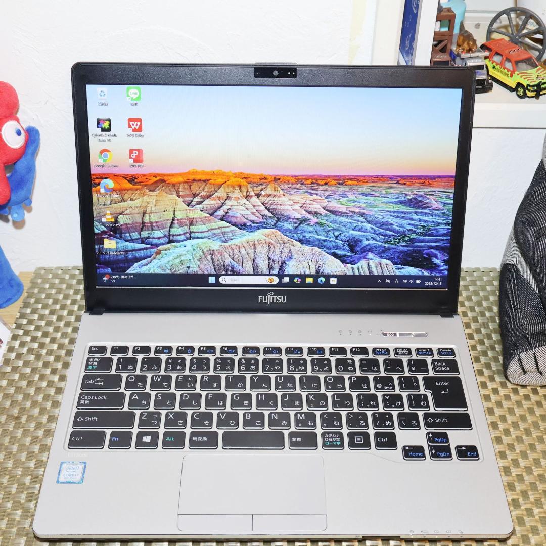 Win11公式対応8世代i7/メ8G/新品SSD/DVD/FHD/無線/カメラ