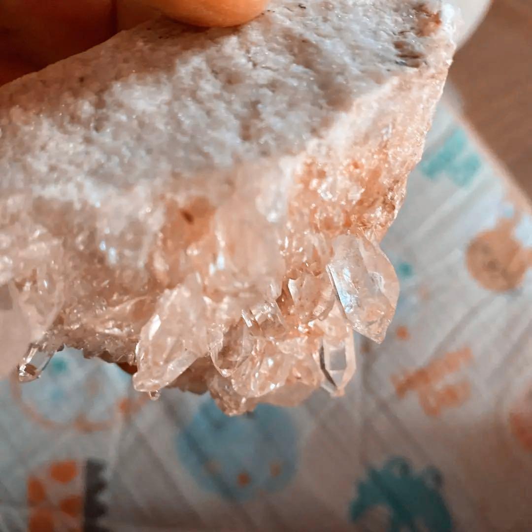 ガネーシュヒマール産ヒマラヤ水晶ピンククラスター