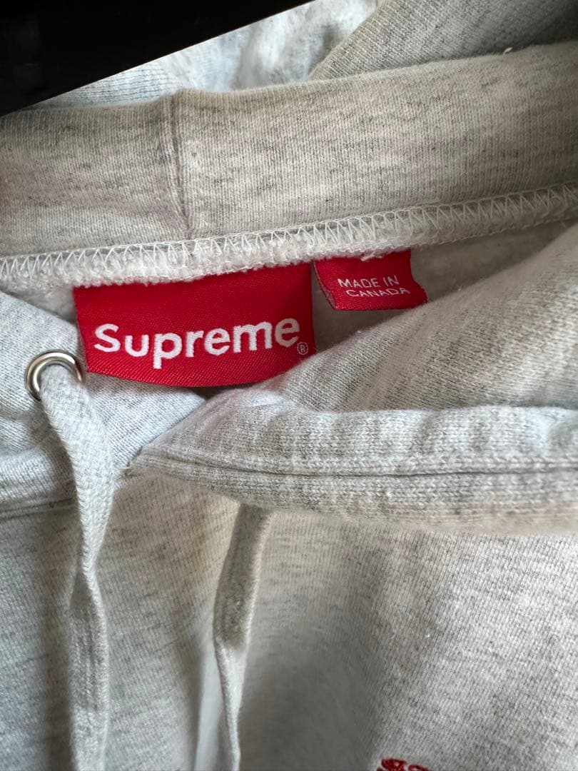 新品未使用　supreme フーディー　サイズL