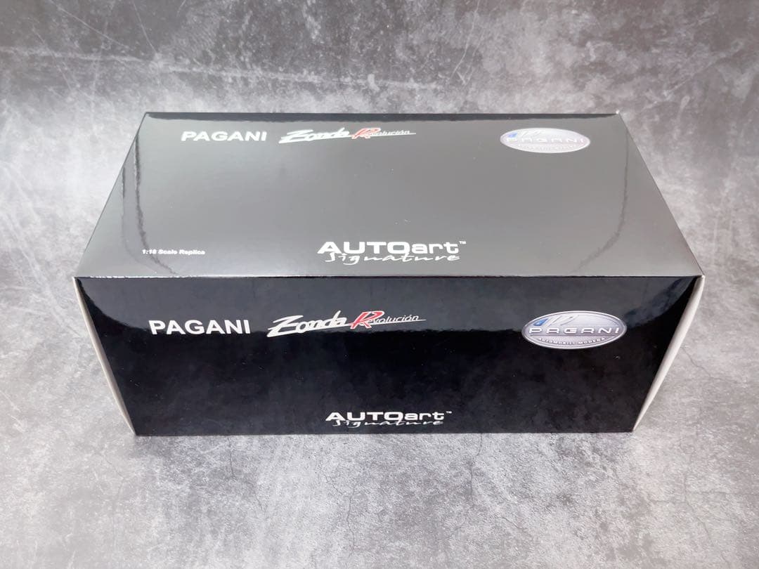 オートアート 1/18 パガーニ ゾンダ レボリューション (カーボンブラック)