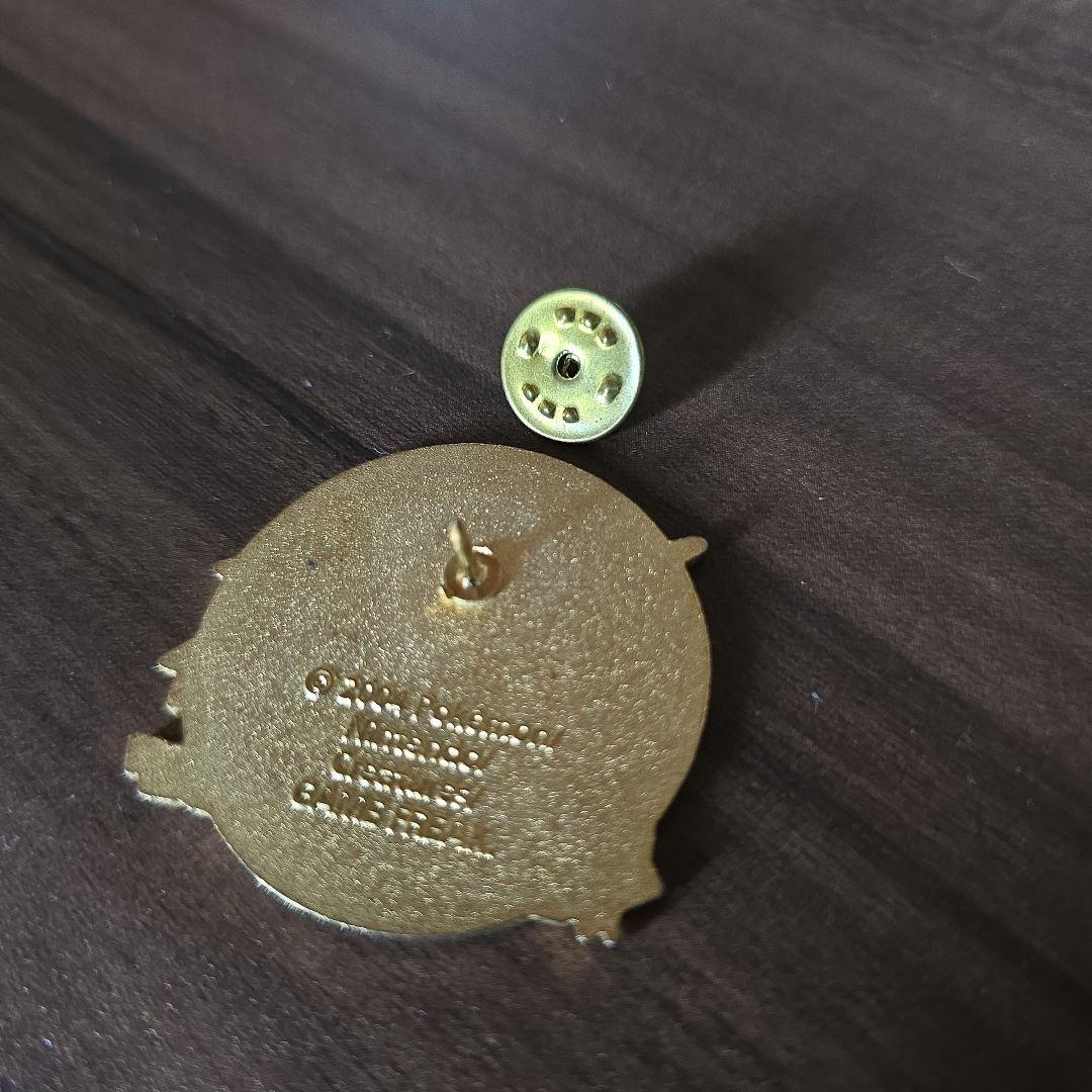 ポケモンセンター 2004 ピンバッジ エメラルド