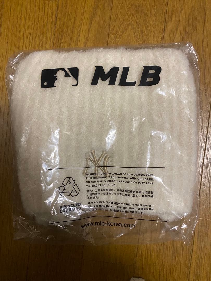 ★MLB★ビーニー　もこもこ　猫耳　ホワイト 白 ニット帽　カリナ着用　韓国限定