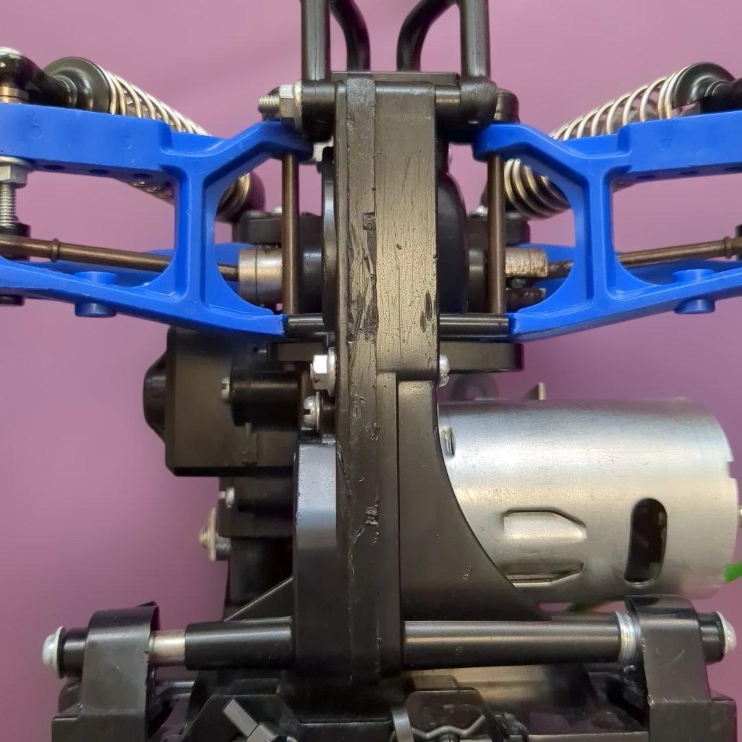 ジャンク品　セイントドラゴンボディ　シャーシ不明（ミキシング）