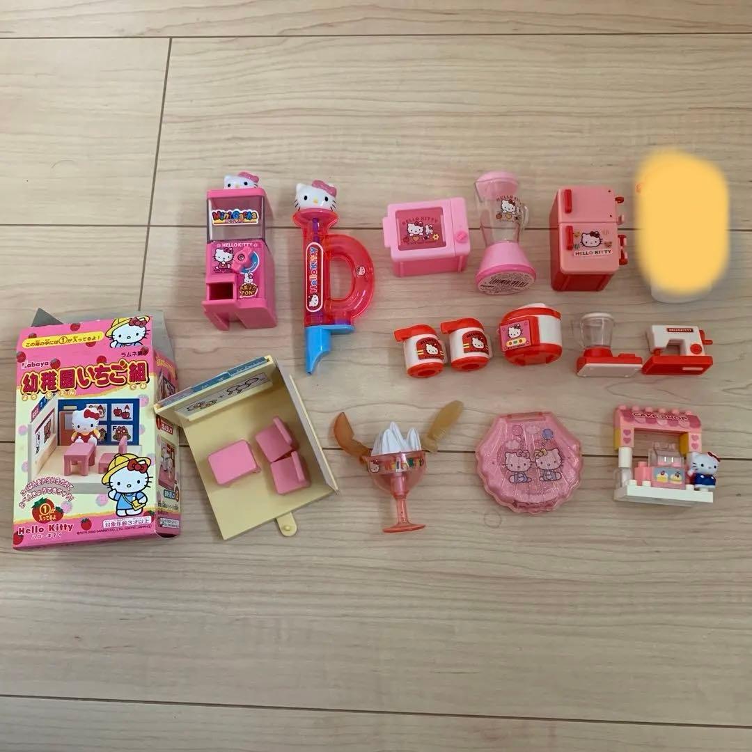 平成レトロ　サンリオ　ハローキティ　ミニチュア　食玩　ままごとセット　生活用品