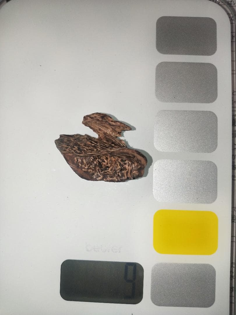 超貴重なベトナム産沈香9g !
