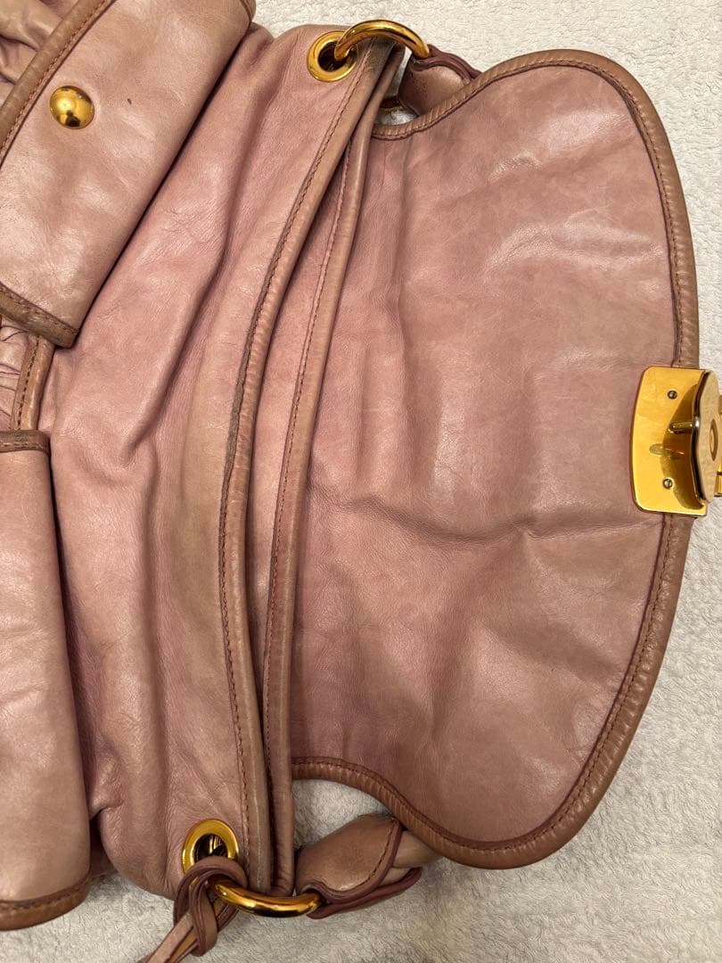 MIU MIU パステルピンク マトラッセ ハンドバッグ