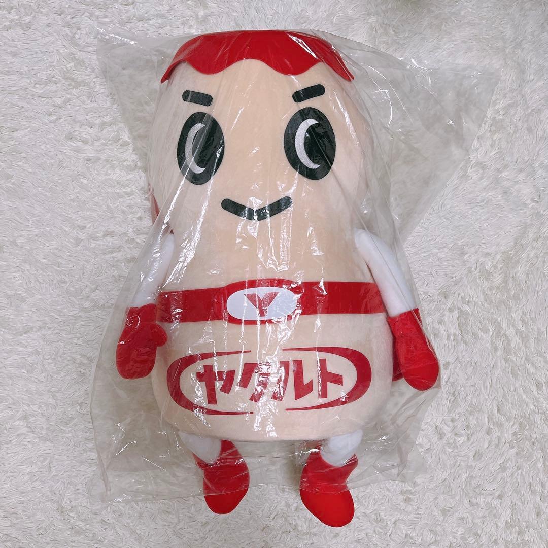 ヤクルトマンぬいぐるみ 約45cm 赤 クリーム色