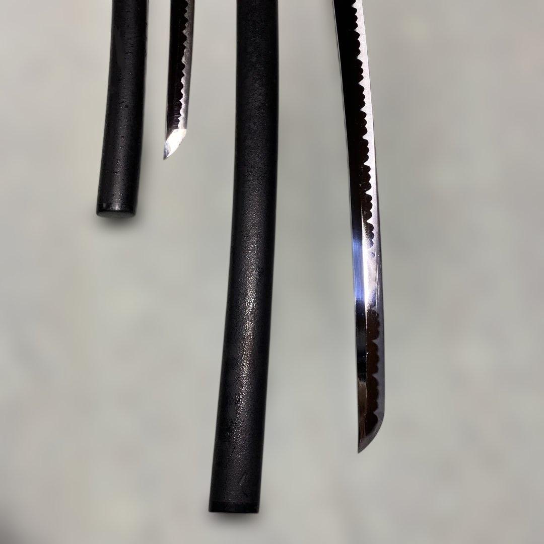 格安模造刀大小２本 濃緑柄 龍彫透し丸鍔 黒梨地鞘