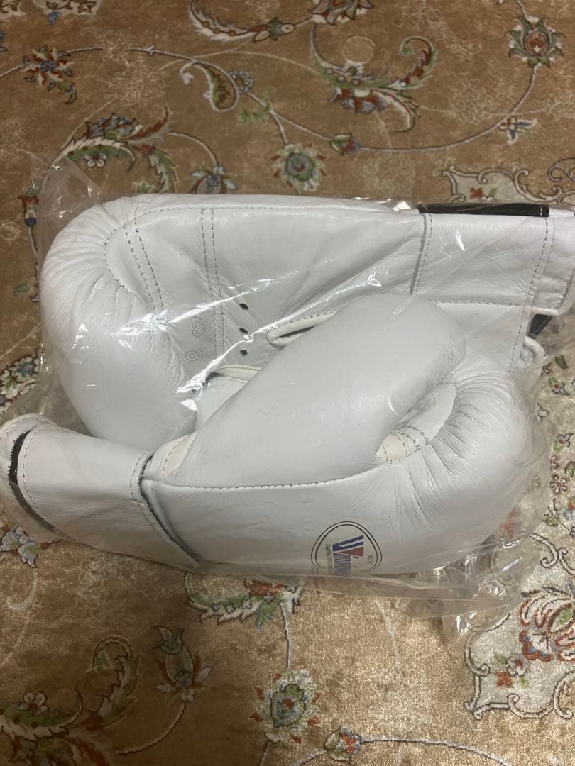 未使用品　Winning ボクシング　グローブ ホワイト　8oz MS-200B