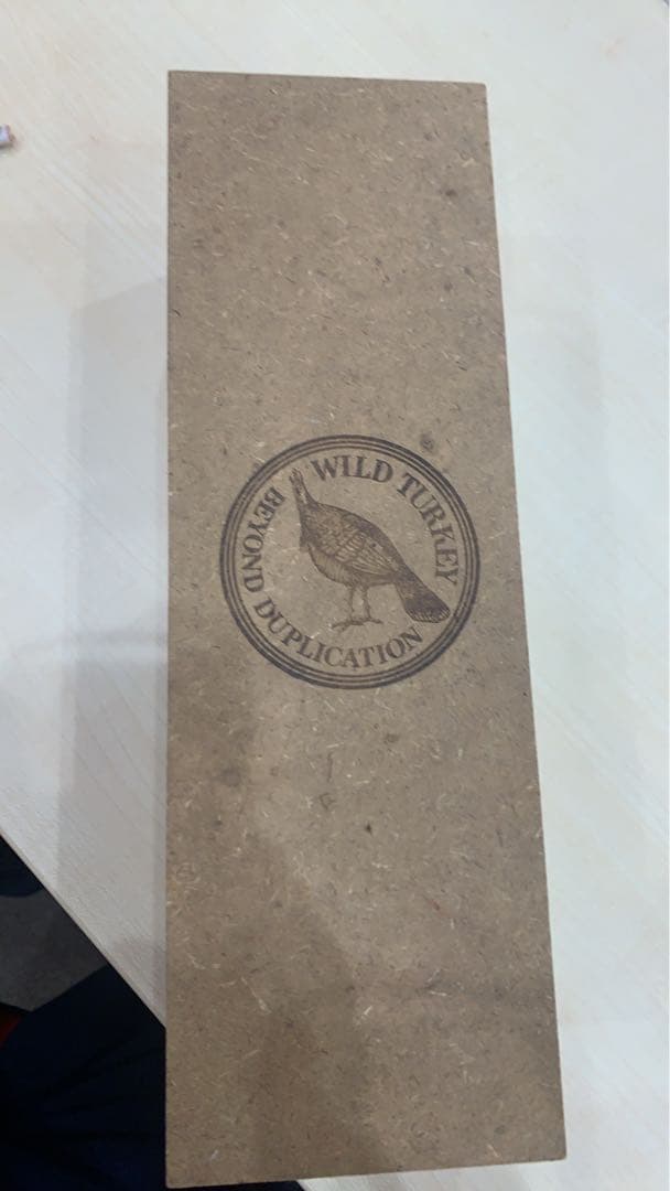 Wild Turkey 8年 バーボンウイスキー ギフトボックス付き