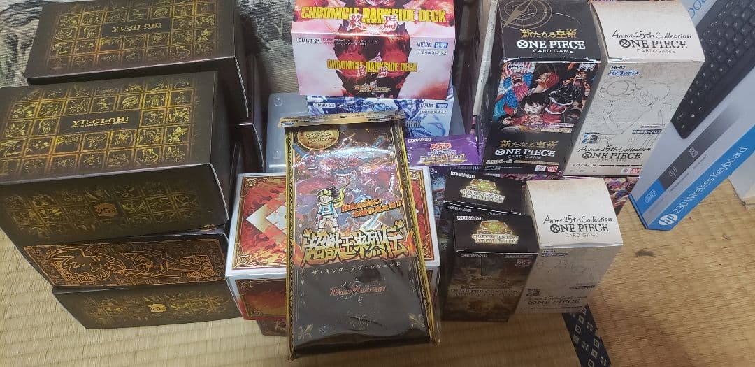 ふぁる【引退品まとめ売り】遊戯王　デュエマ　ワンピースカード