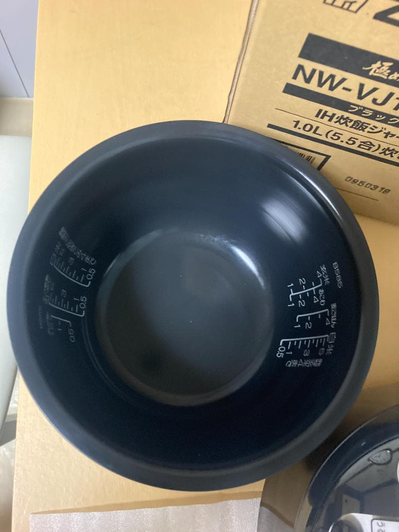 ★展示品★未使用★2025年製 象印 IH炊飯ジャーNW-VJ10型 ブラック