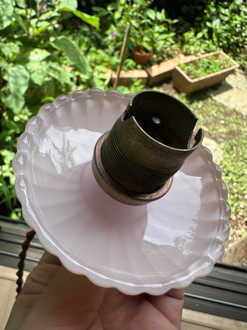 20年代 フランス アンティーク オパリンローズの可愛らしいお花アトリエランプ＊