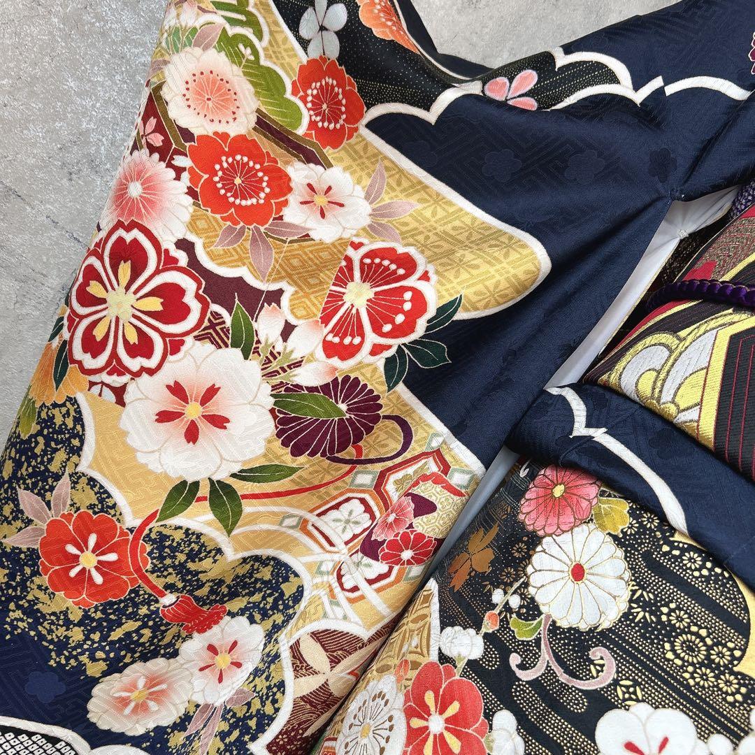 振袖　フルセット　華やか　古典柄　濃い青　豪華　金彩加工　成人式　二十歳