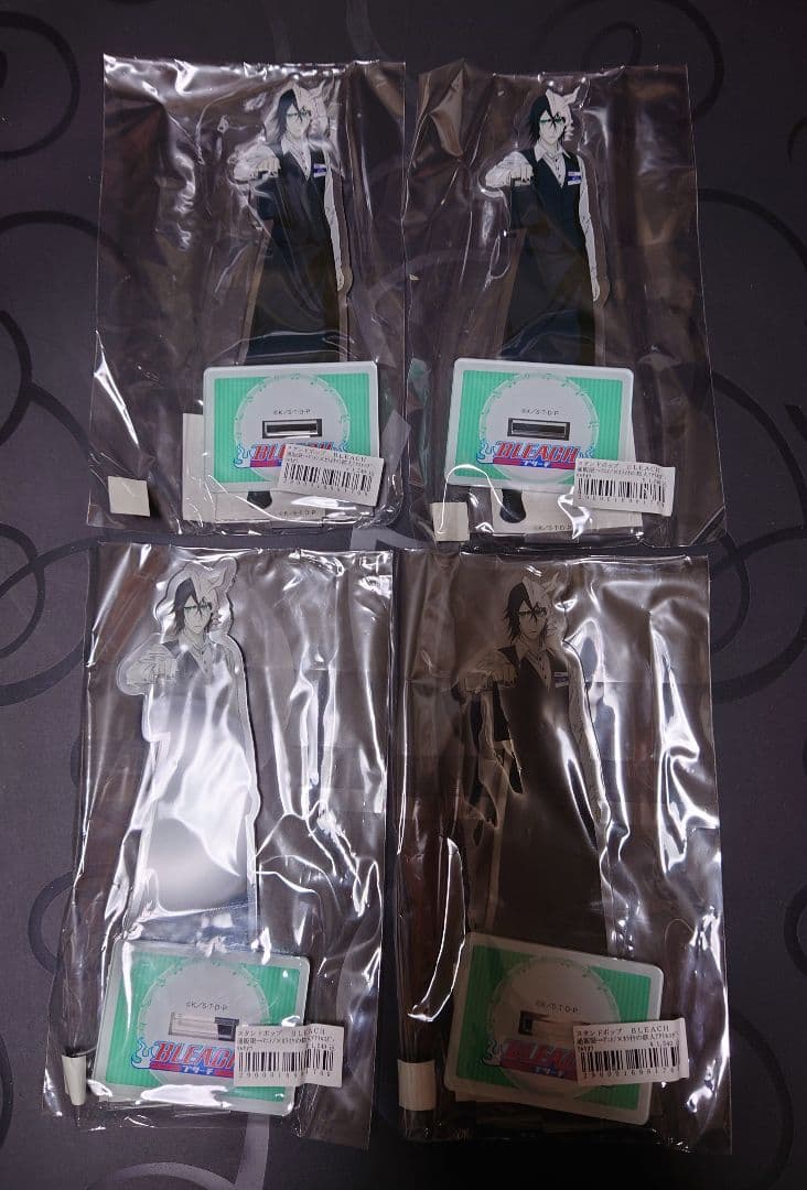 BLEACH ウルキオラ・シファー アクリルスタンド 缶バッジ 5点セット