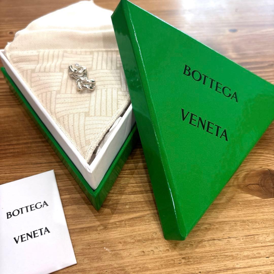 ボッテガ　ヴェネタ　ノット　ピアス　シルバー