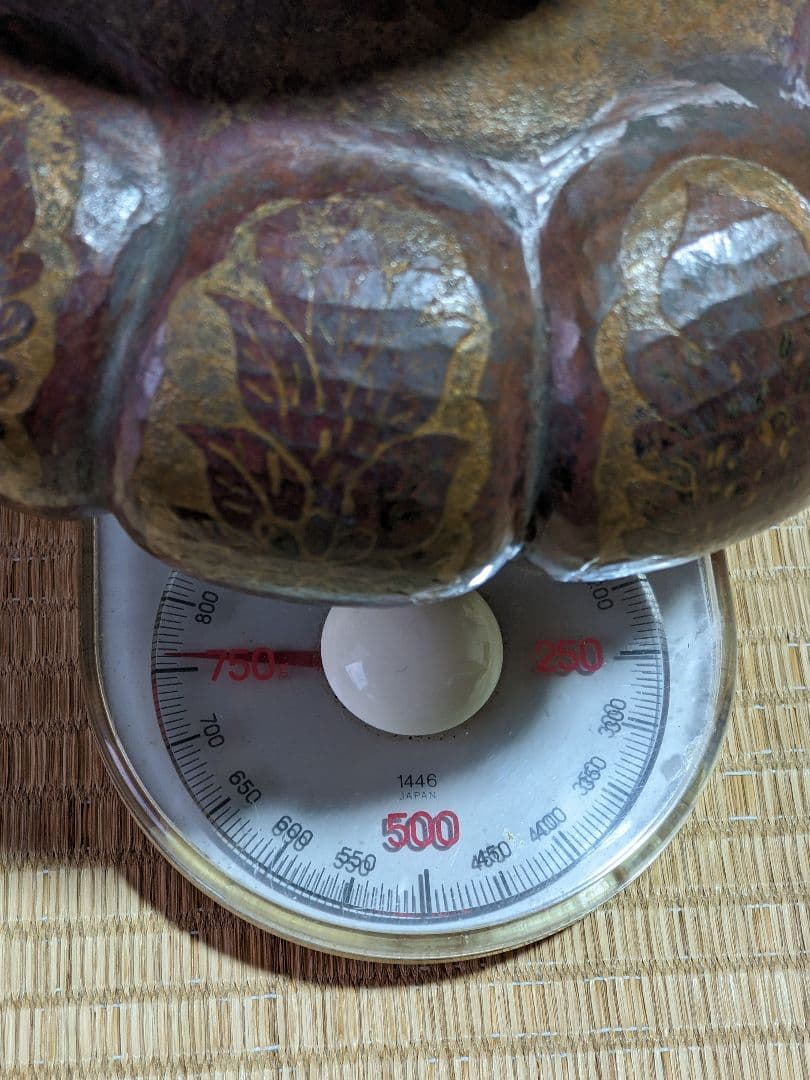 ♦銅器鎚起目 阿古陀形 草花文様 三足 壺 花器 花活け 置物 ペルシャ 骨董品