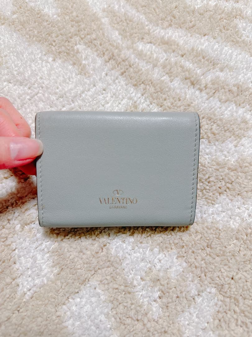 Valentino スタッズ付き三つ折り財布