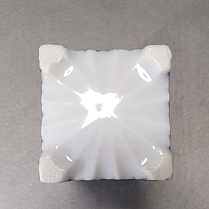 古伊万里　染付透し彫り花文　筆筒　平戸焼筆筒