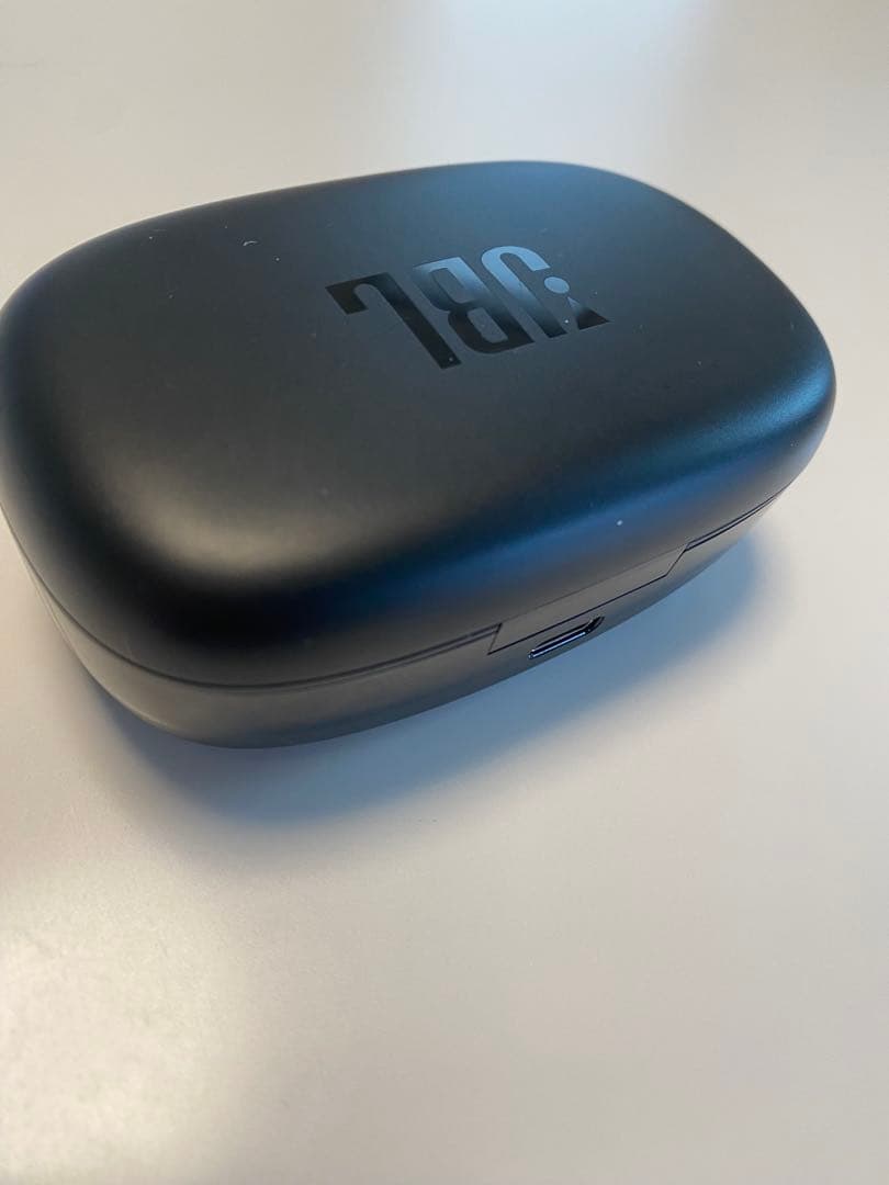 JBL ワイヤレスイヤフォン ブラック 充電ケース付き