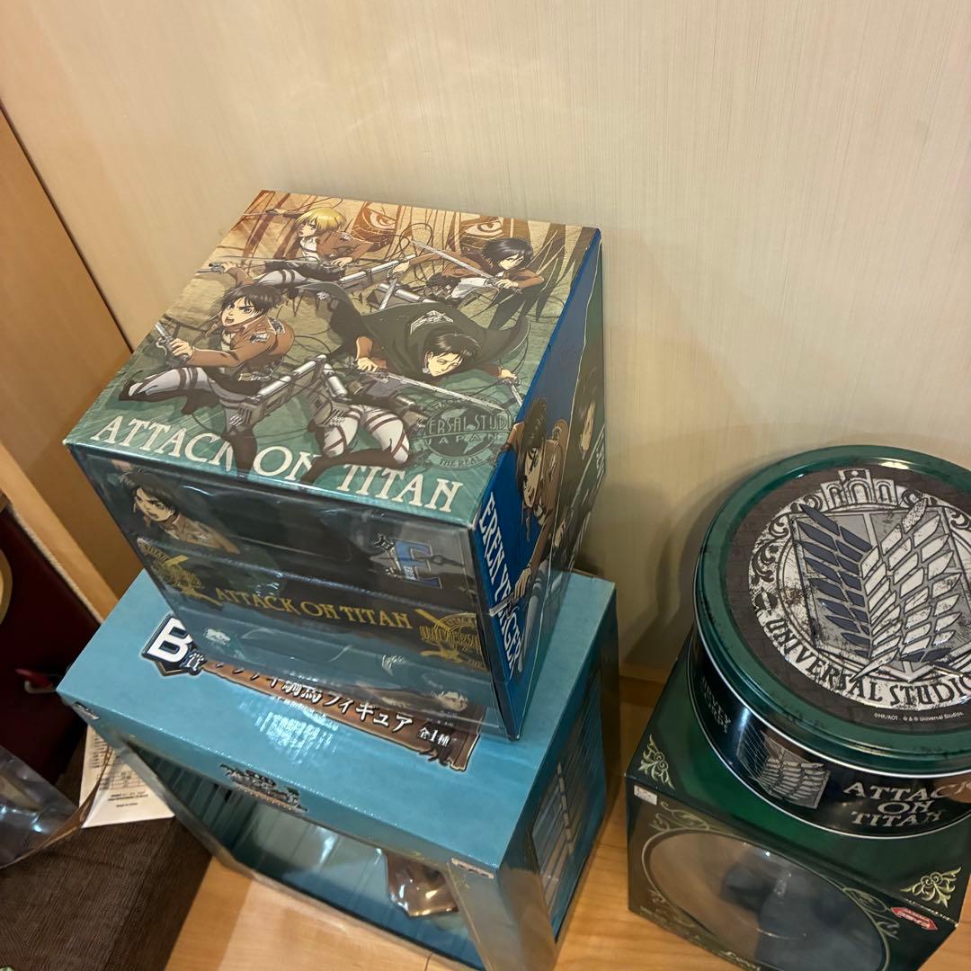 進撃の巨人 グッズ 大量 まとめ売り リヴァイ フィギュア 300点以上